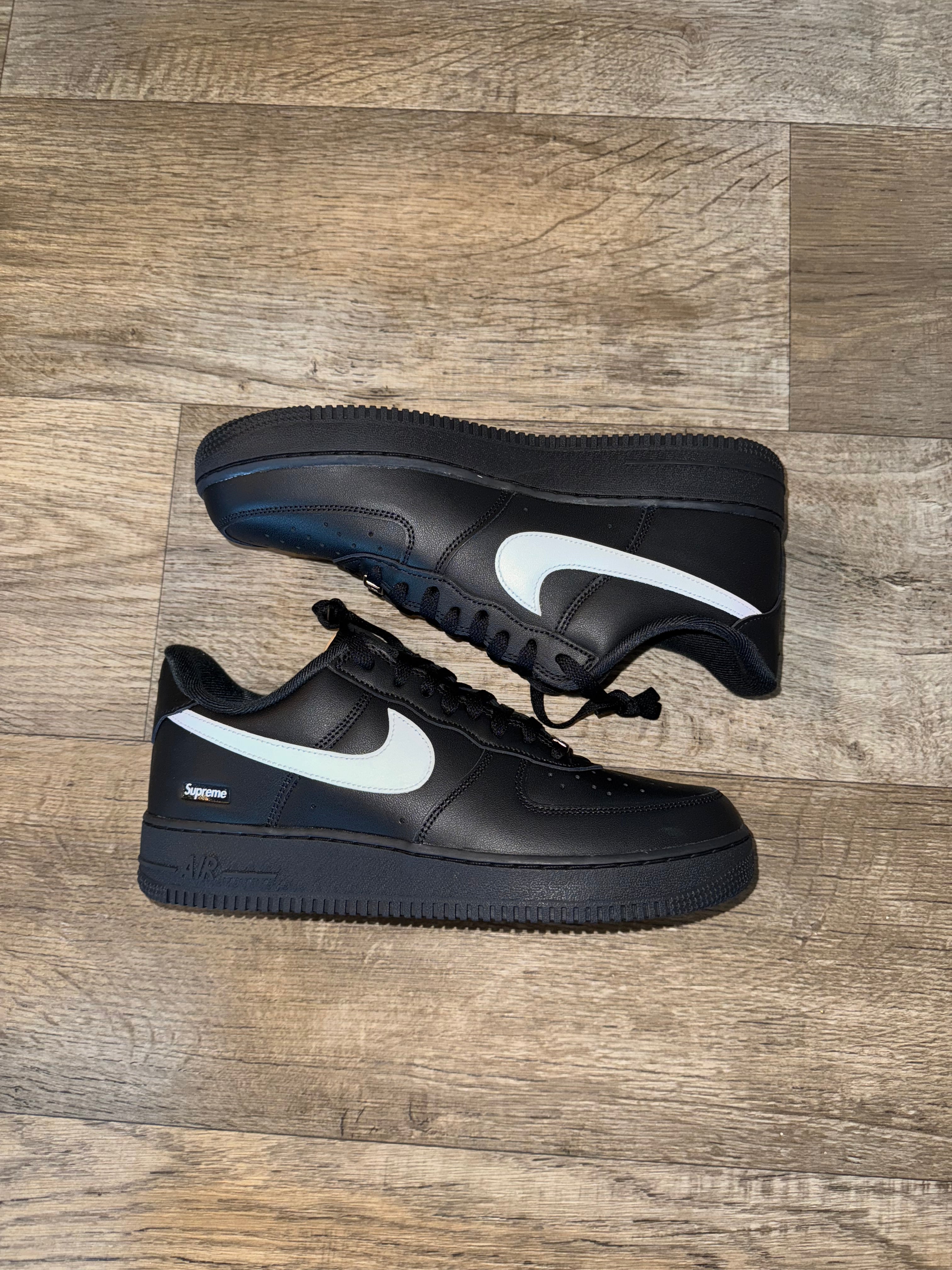 NIKE SUPREME AIR FORCE 1